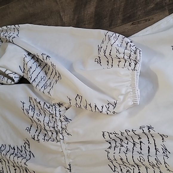 🧡2/$15 Bundle White jumpsuit cursive print long sleeve, elastic waistband 10/12 - Picture 5 of 12